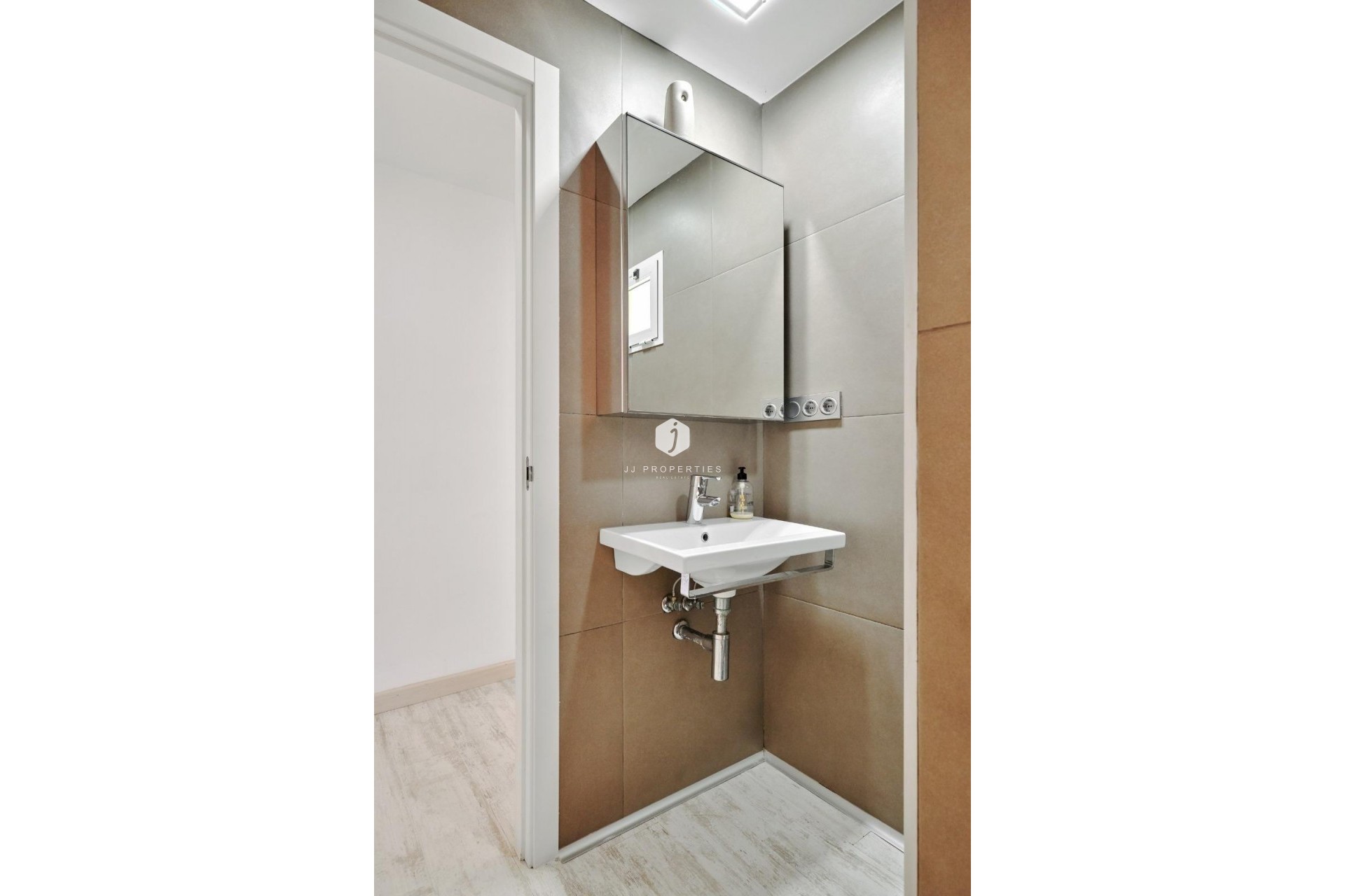 Aus zweiter Hand - Wohnung -
Torrevieja - Playa del Cura