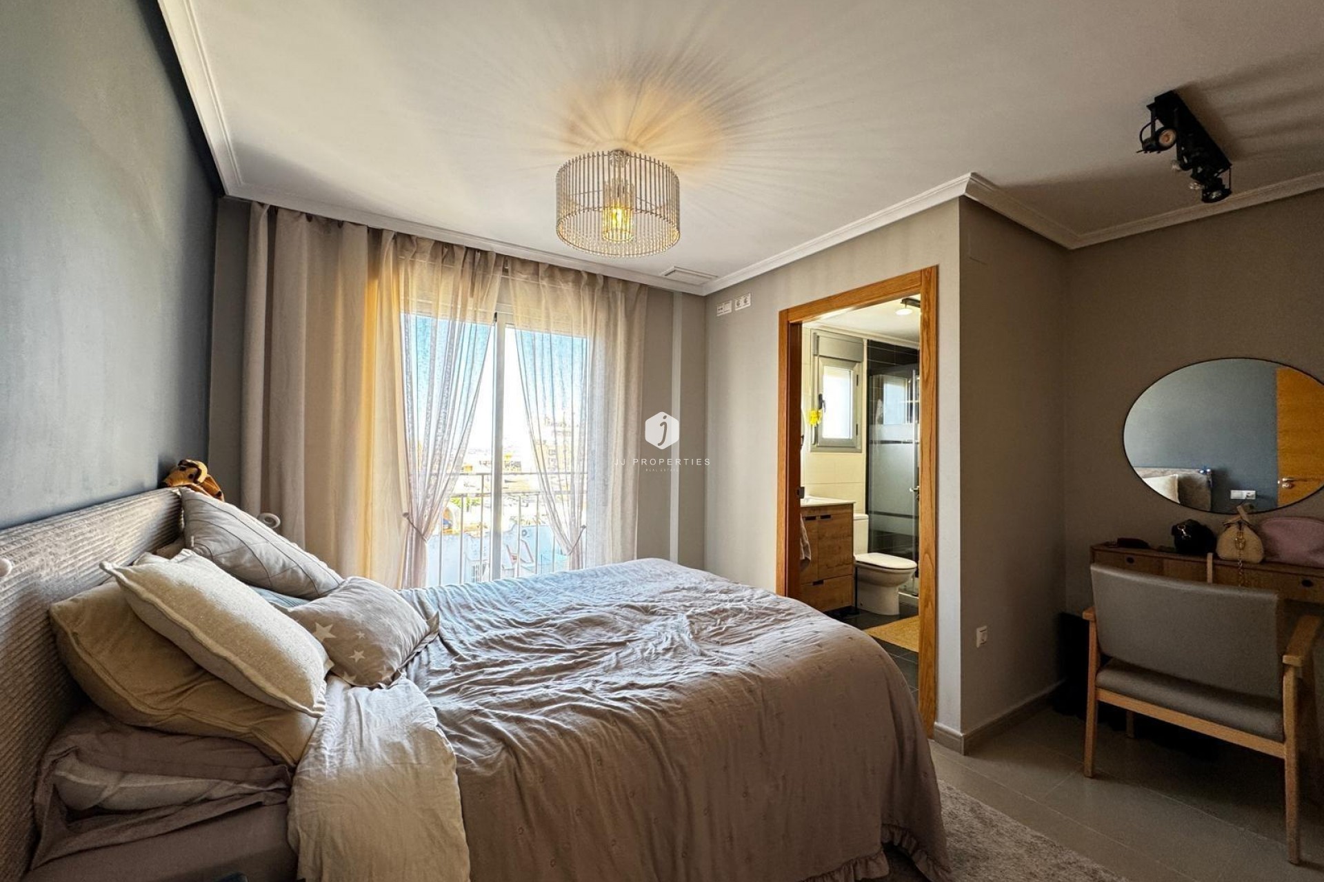 Aus zweiter Hand - Wohnung -
Torrevieja - Playa del Cura