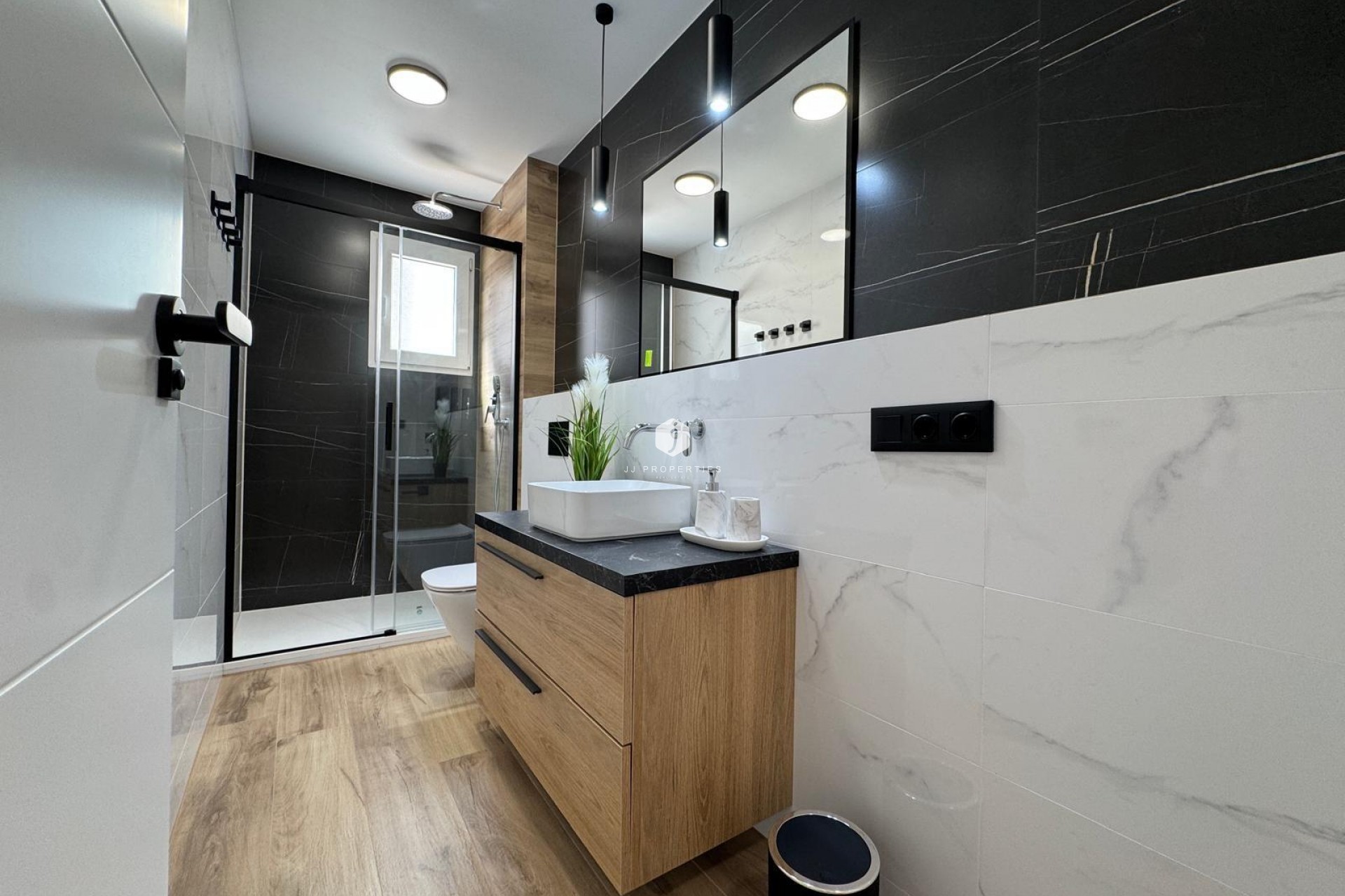 Aus zweiter Hand - Wohnung -
Torrevieja - Playa del Cura