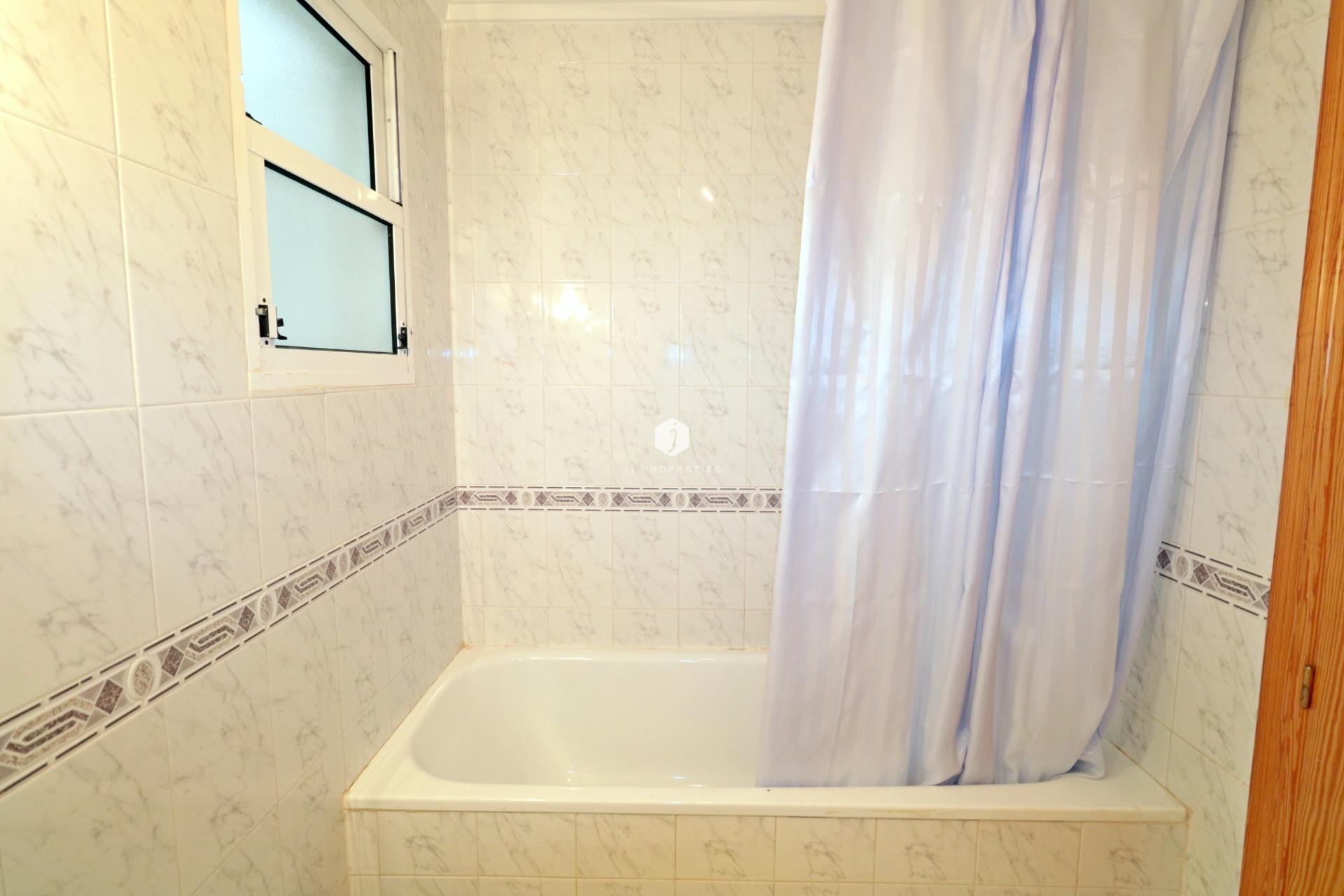 Aus zweiter Hand - Wohnung -
Torrevieja - Playa del Cura