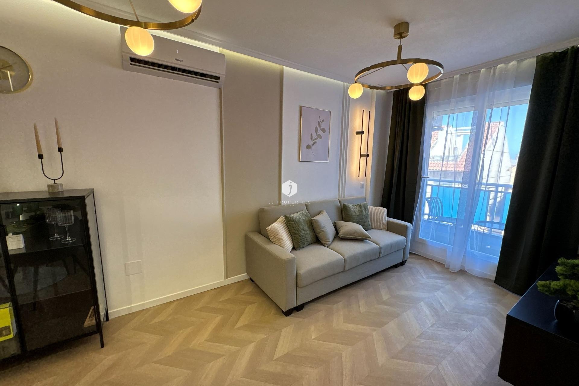 Aus zweiter Hand - Wohnung -
Torrevieja - Playa del Cura