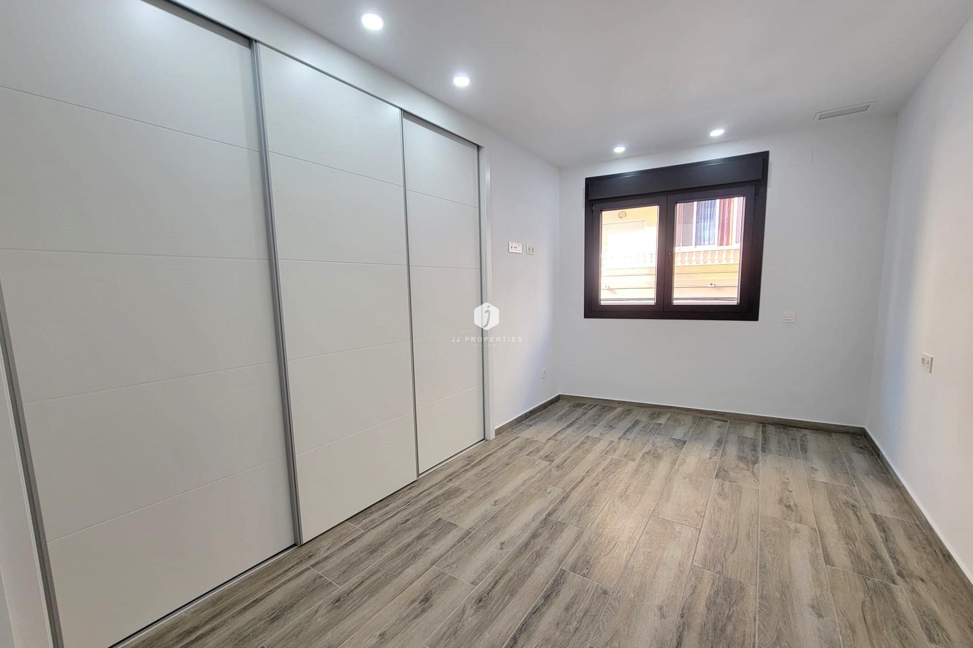 Aus zweiter Hand - Wohnung -
Torrevieja - Playa del Cura