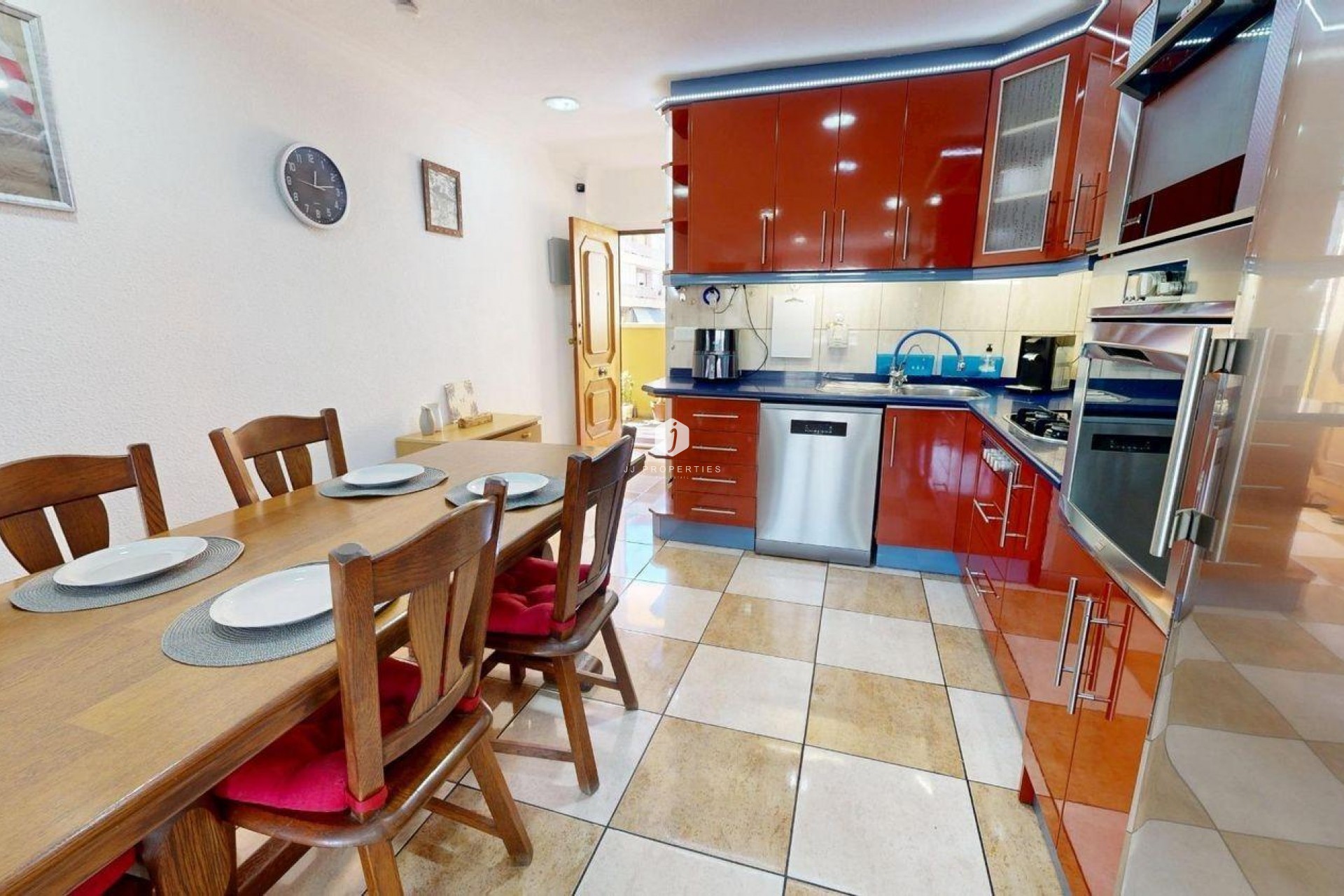 Aus zweiter Hand - Wohnung -
Torrevieja - Puerto Deportivo