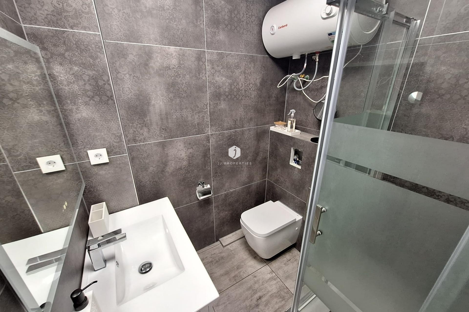 Aus zweiter Hand - Wohnung -
Torrevieja - Torretas