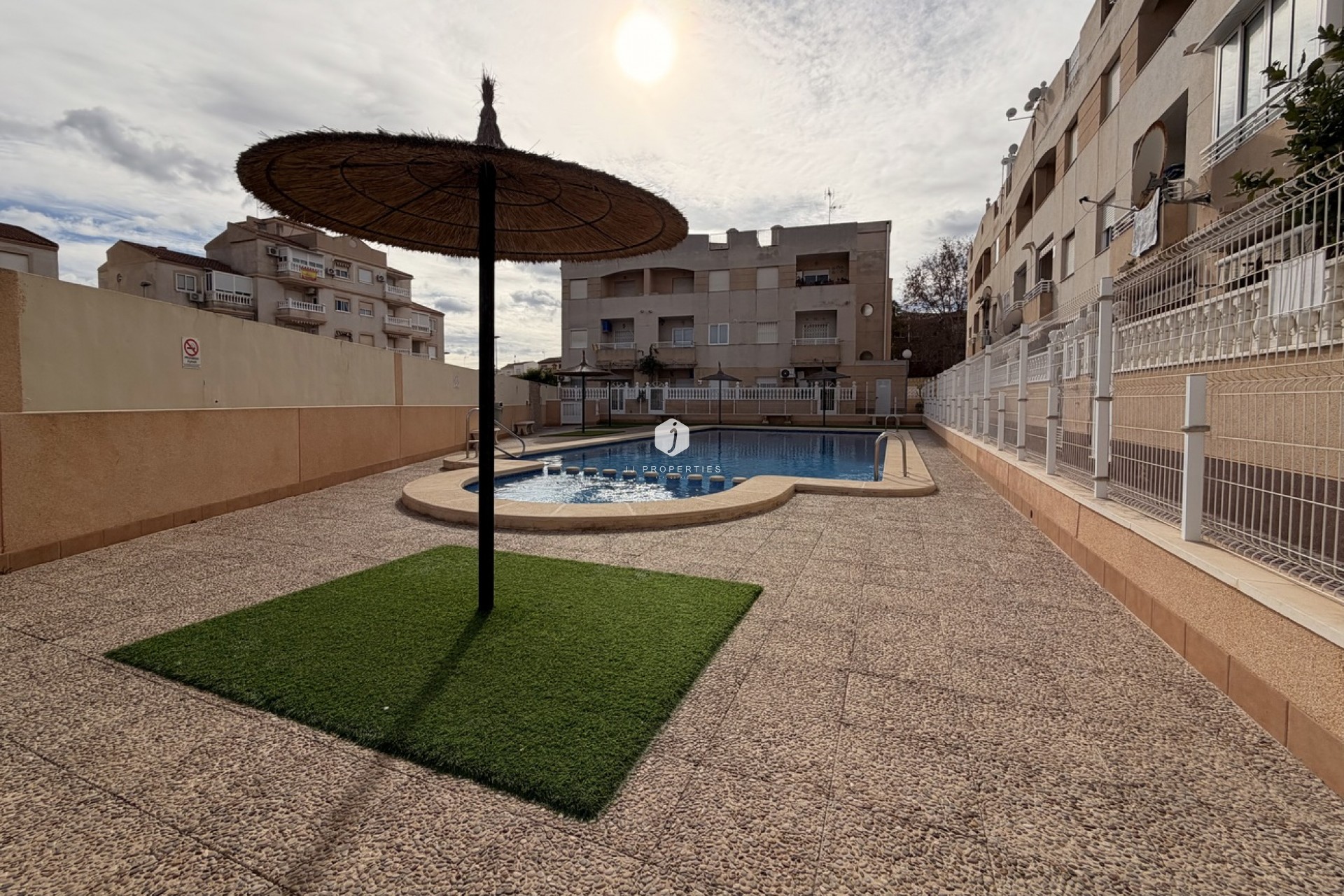 Aus zweiter Hand - Wohnung -
Torrevieja - Urb. Calas Blancas III