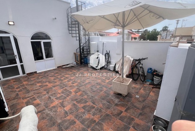 Bungalow - Segunda mano -
            Torrevieja - C-77666