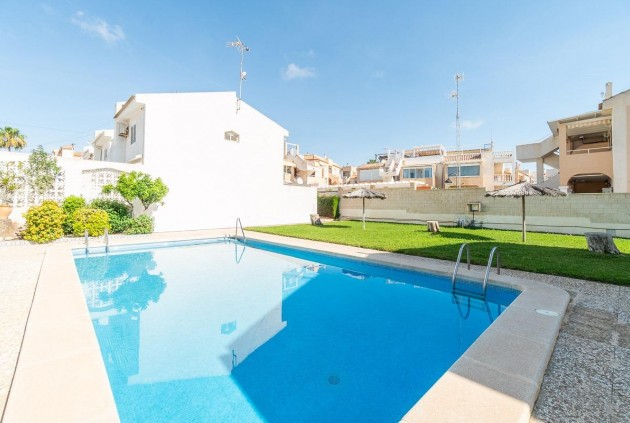 Bungalow - Segunda mano - Torrevieja -
                Los Frutales