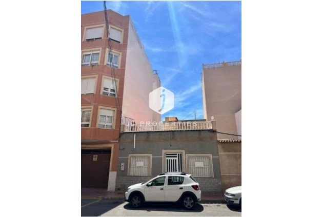 Chalet - Aus zweiter Hand -
            Torrevieja - C-30317