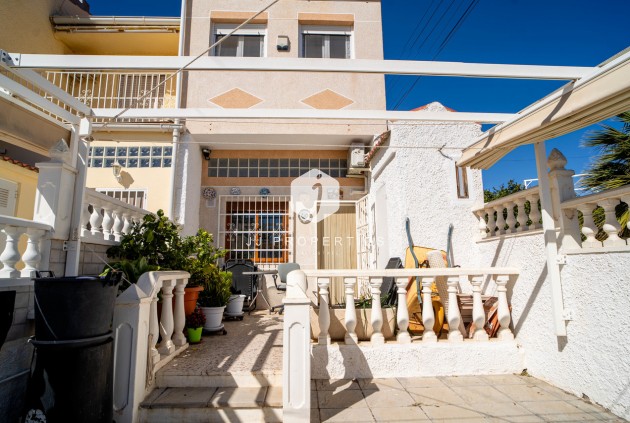 Chalet - D'occasion -
            Torrevieja - C-88637