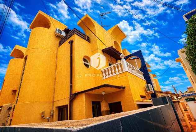 Chalet - D'occasion - Torrevieja -
                Costa Blanca