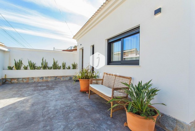 Chalet - D'occasion - Torrevieja -
                La siesta