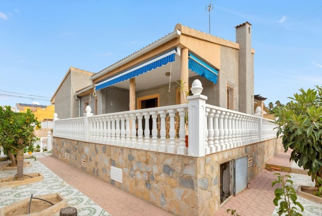 Chalet - D'occasion - Torrevieja -
                Nueva Torrevieja