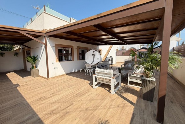 Chalet - D'occasion - Torrevieja -
                Nueva Torrevieja