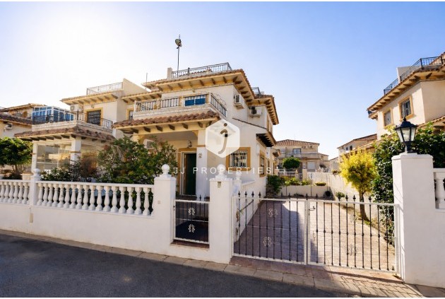 Chalet - Resale - Cabo Roig -
                Costa Blanca