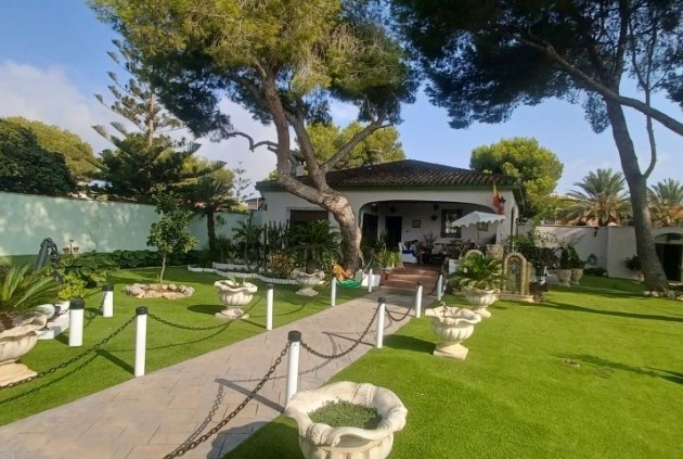 Chalet - Resale - Orihuela Costa -
                Costa Blanca