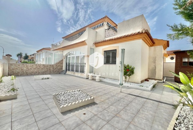 Chalet - Resale - Orihuela Costa -
                Playa Flamenca