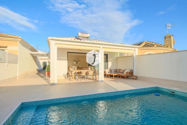 Chalet - Resale -
            Torrevieja - C-23930