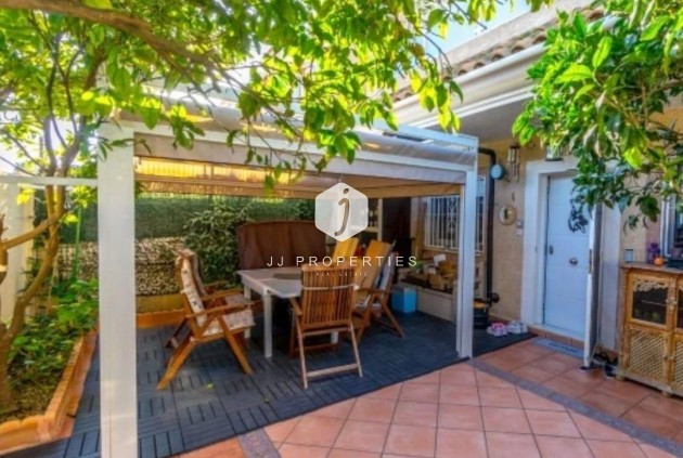 Chalet - Resale -
            Torrevieja - C-68474