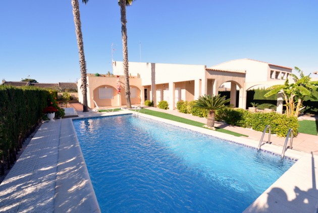 Chalet - Resale - Torrevieja -
                Costa Blanca