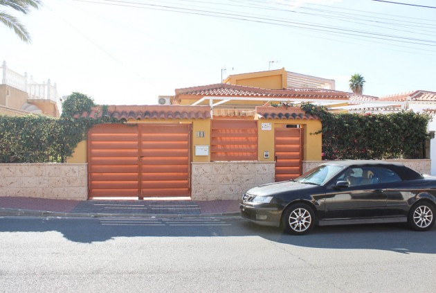 Chalet - Resale - Torrevieja -
                Costa Blanca