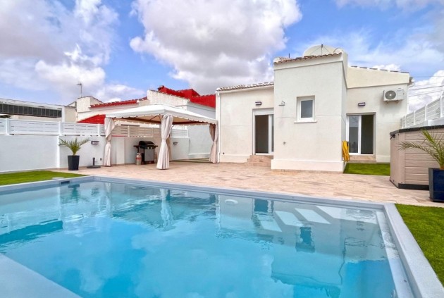 Chalet - Resale - Torrevieja -
                Costa Blanca