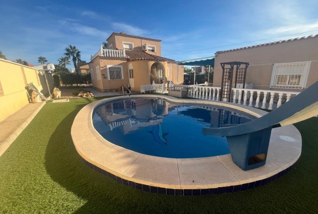 Chalet - Resale - Torrevieja -
                San luis