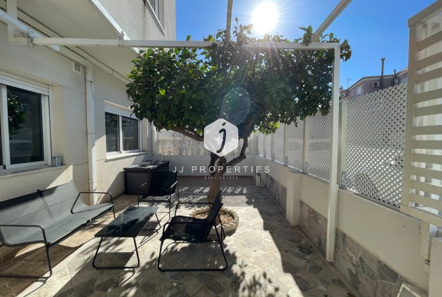 Chalet - Segunda mano - Algorfa -
                Inland