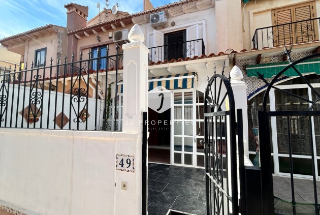 Chalet - Segunda mano - El Chaparral -
                Inland