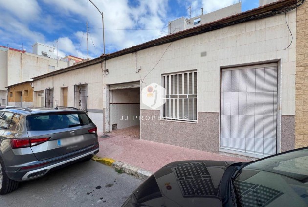 Chalet - Segunda mano - Guardamar del Segura -
                Centro