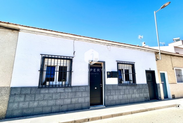 Chalet - Segunda mano -
            San Miguel de Salinas - C-13454