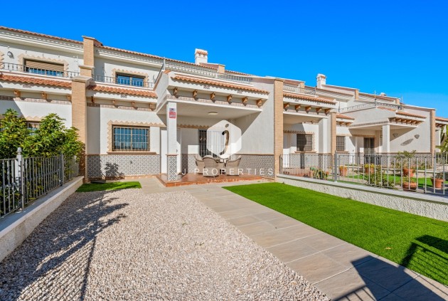 Chalet - Segunda mano - San Miguel de Salinas -
                Inland