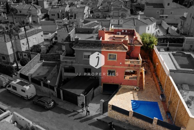 Chalet - Segunda mano - San Miguel de Salinas -
                Inland