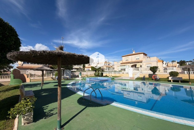 Chalet - Segunda mano -
            Torrevieja - C-83694