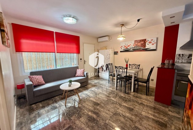 Chalet - Segunda mano -
            Torrevieja - C-98659