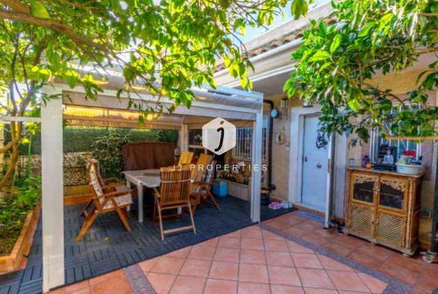 Chalet - Segunda mano - Torrevieja -
                Costa Blanca