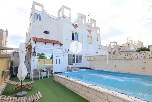 Chalet - Segunda mano - Torrevieja -
                Costa Blanca