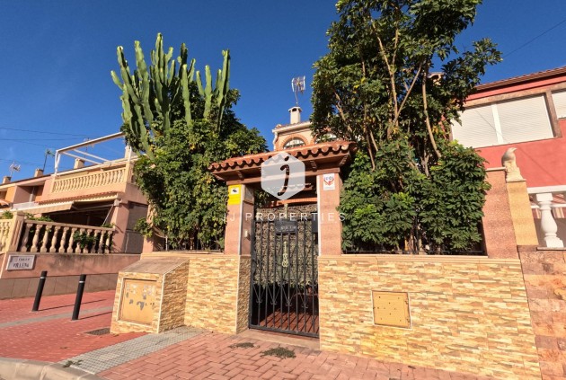 Chalet - Segunda mano - Torrevieja -
                El Acequión - Los Náufragos