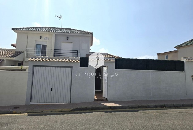 Chalet - Segunda mano - Torrevieja -
                Los altos