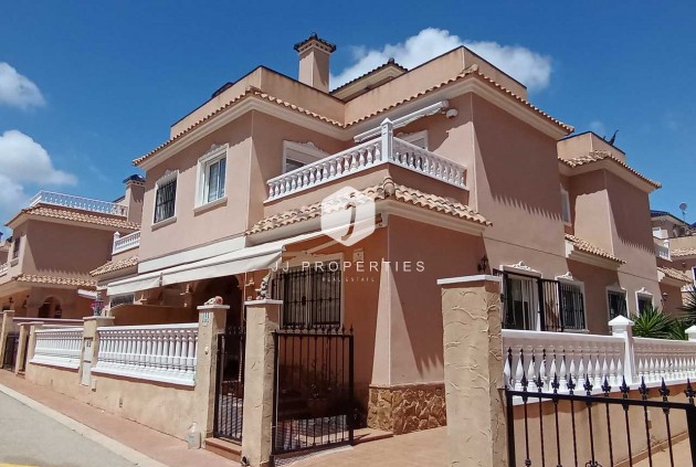 Chalet - Tweedehands - Los Dolses -
                Inland
