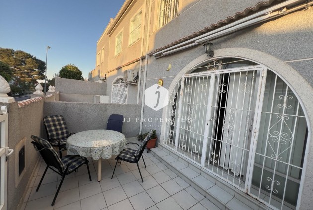 Chalet - Tweedehands -
            Torrevieja - C-96169