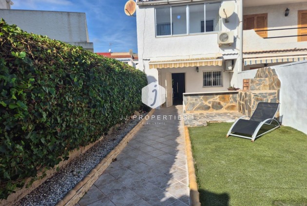 Chalet - Tweedehands - Torrevieja -
                Los Balcones