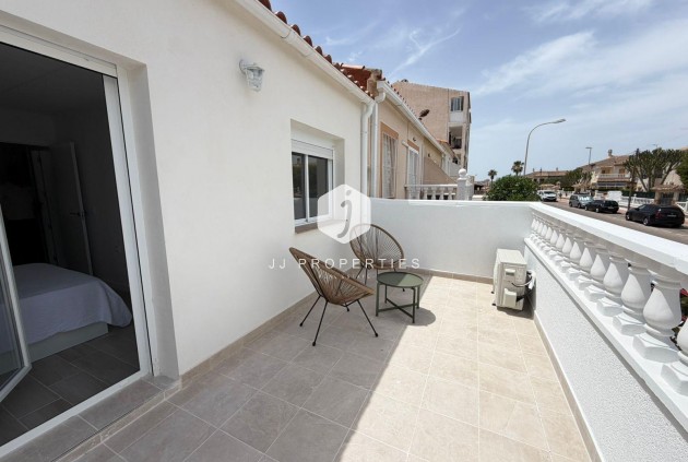 Chalet - Tweedehands - Torrevieja -
                Sector 25
