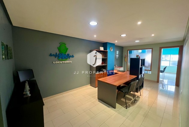 Commercial - D'occasion -
            Orihuela - JJ1101