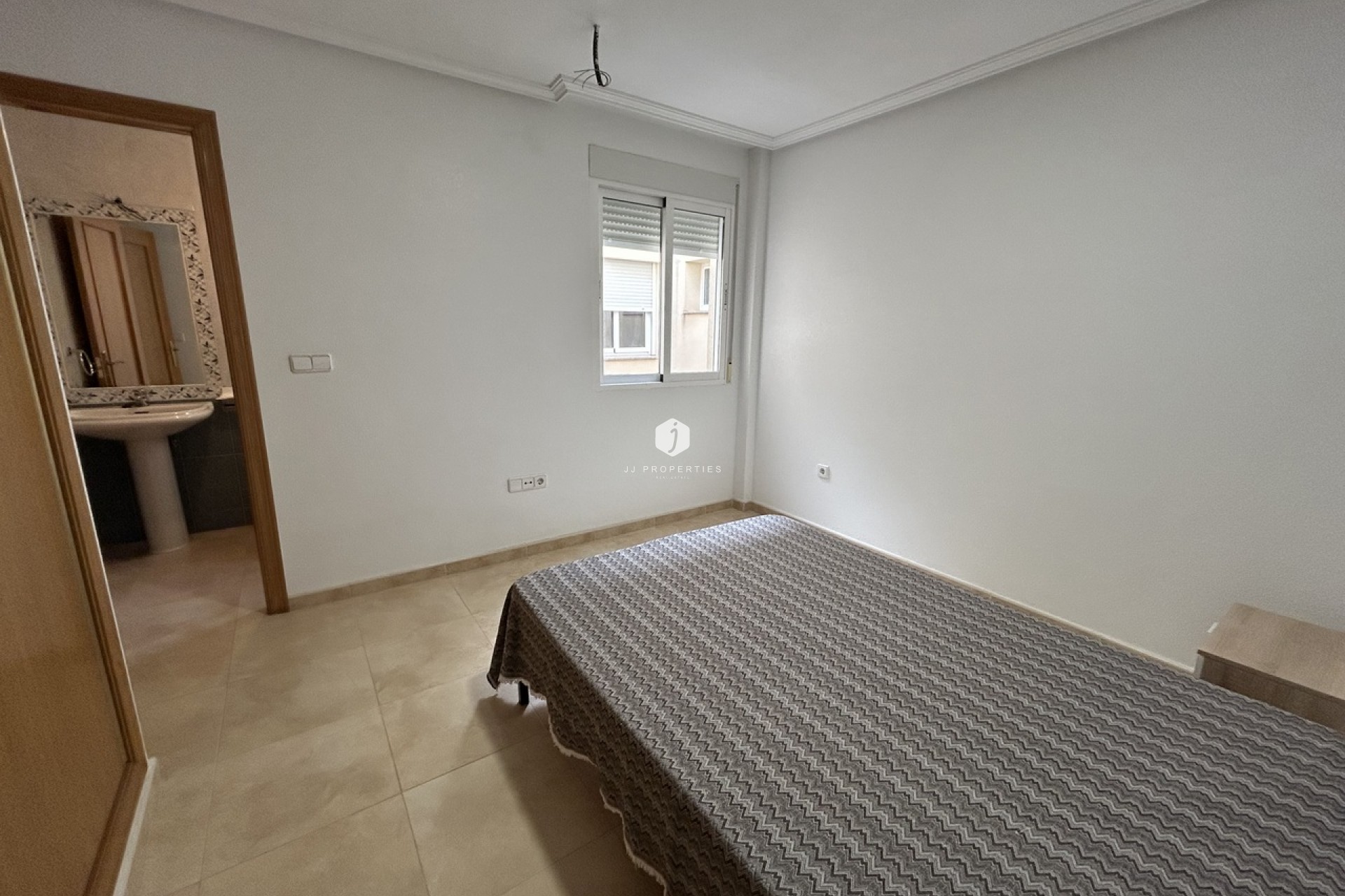 D'occasion - Appartement -
Alicante - Inland