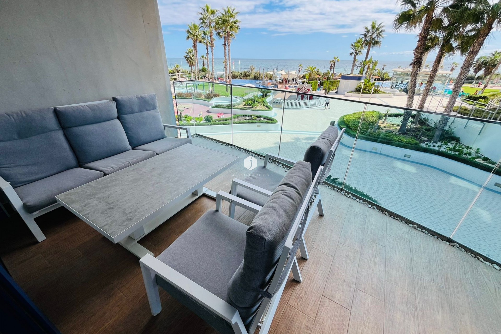 D'occasion - Appartement -
Punta Prima - Costa Blanca