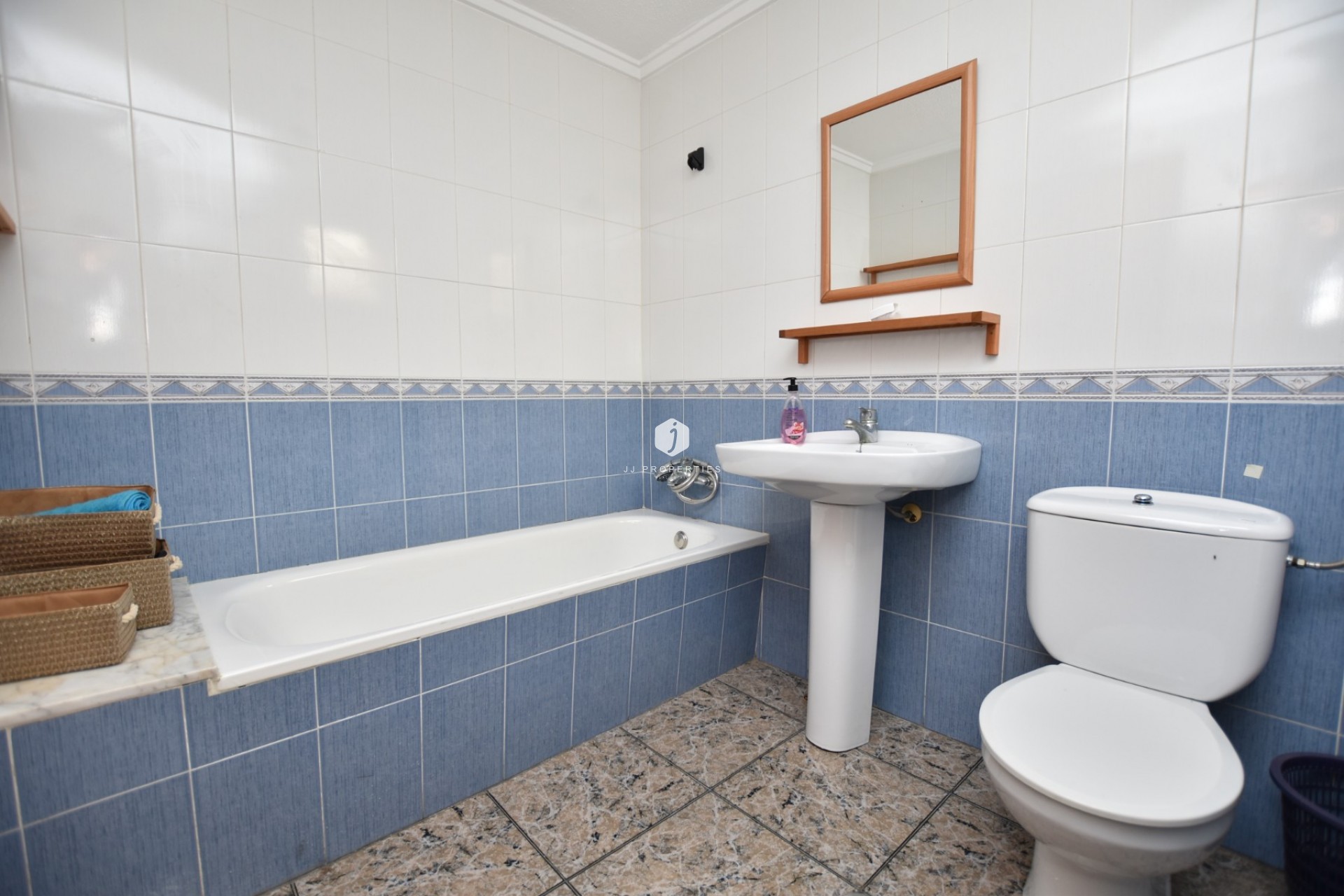 D'occasion - Appartement -
Rojales - Inland