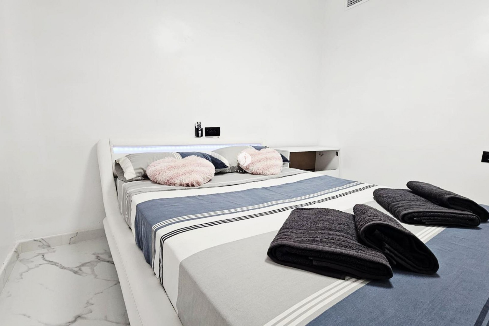 D'occasion - Appartement -
Torrevieja - Acequion