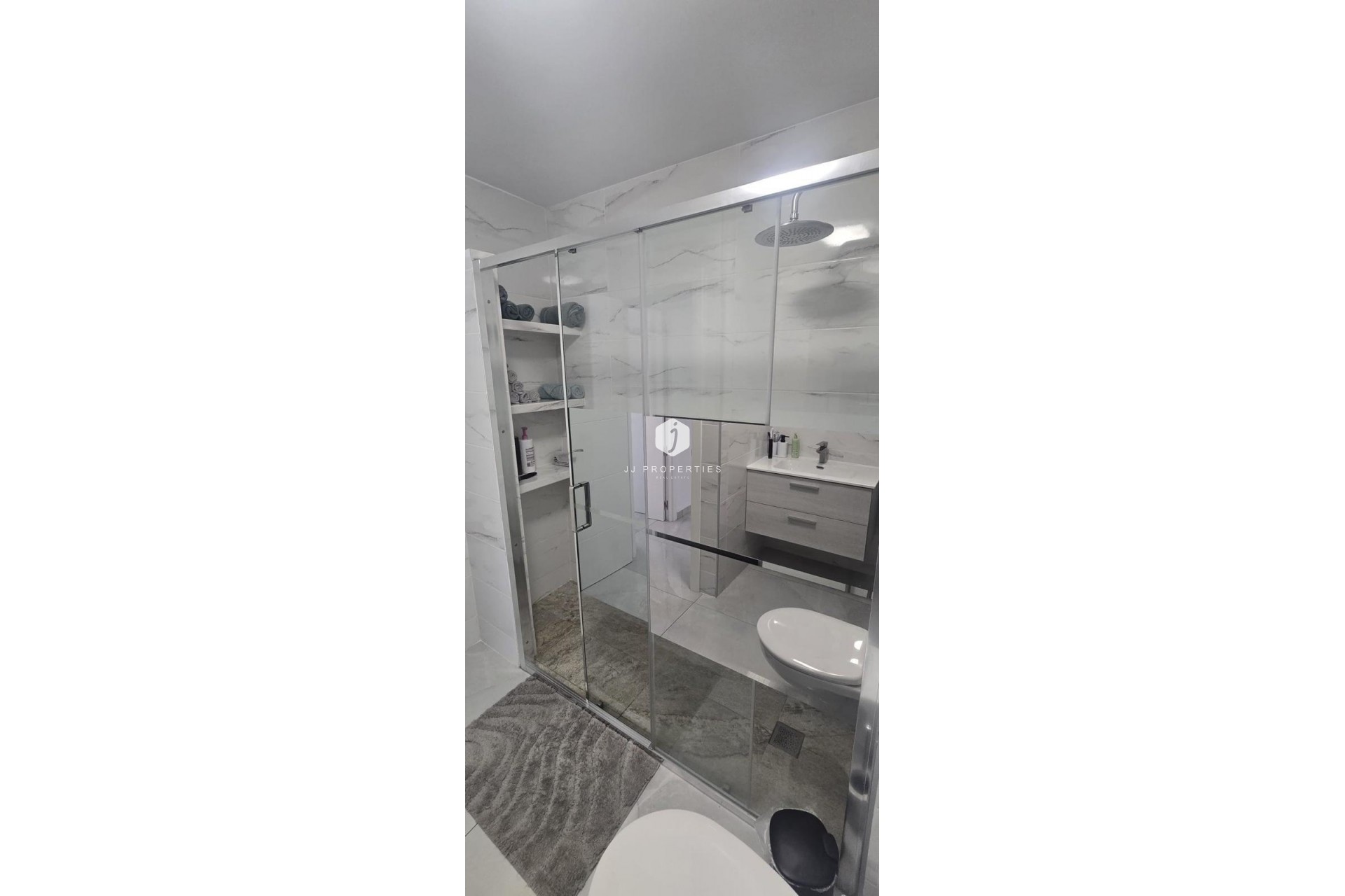 D'occasion - Appartement -
Torrevieja - Acequion