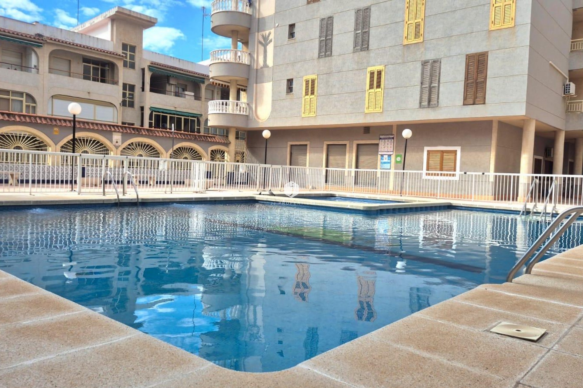 D'occasion - Appartement -
Torrevieja - Acequion