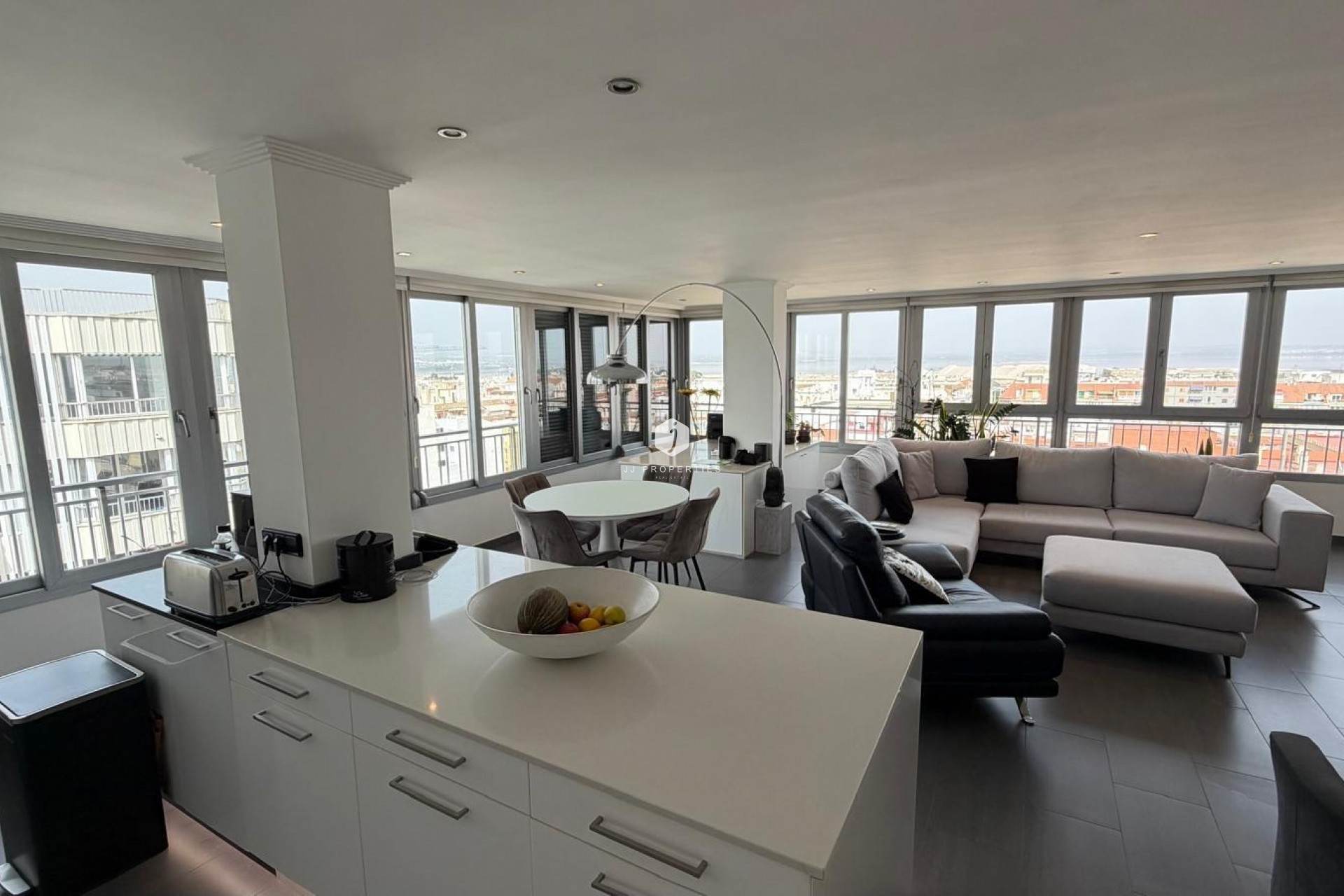 D'occasion - Appartement -
Torrevieja - Acequion